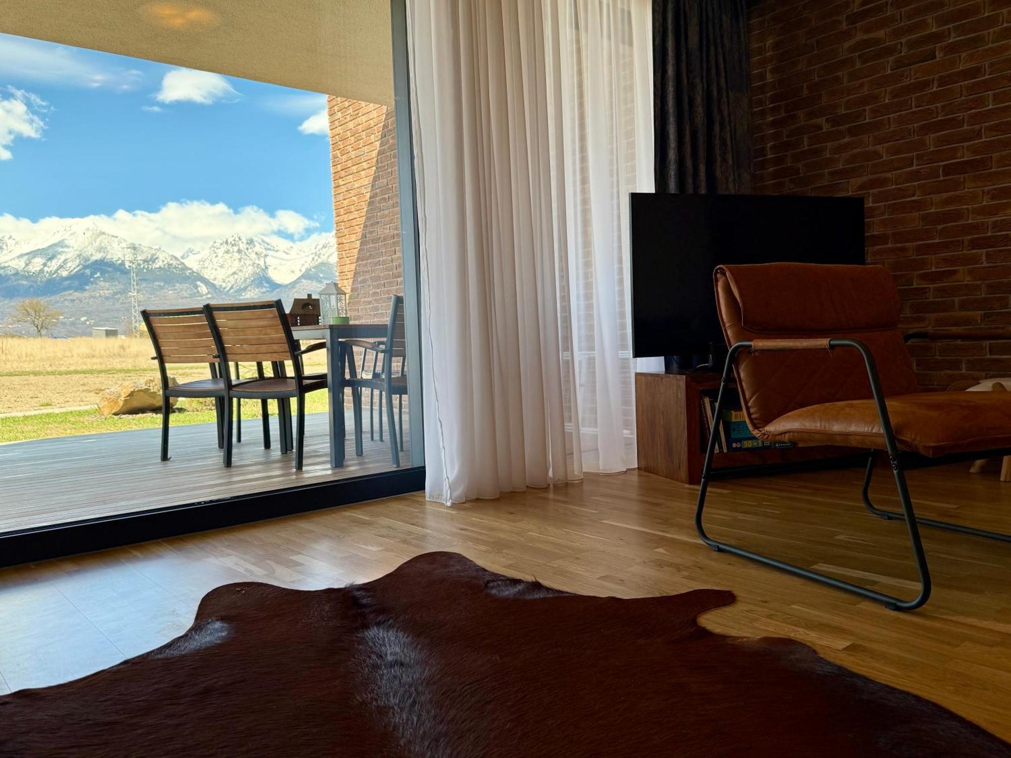 Vysoke Tatry - Isc Resort House For 13 People With 6 Extra Bed 포프라트 외부 사진